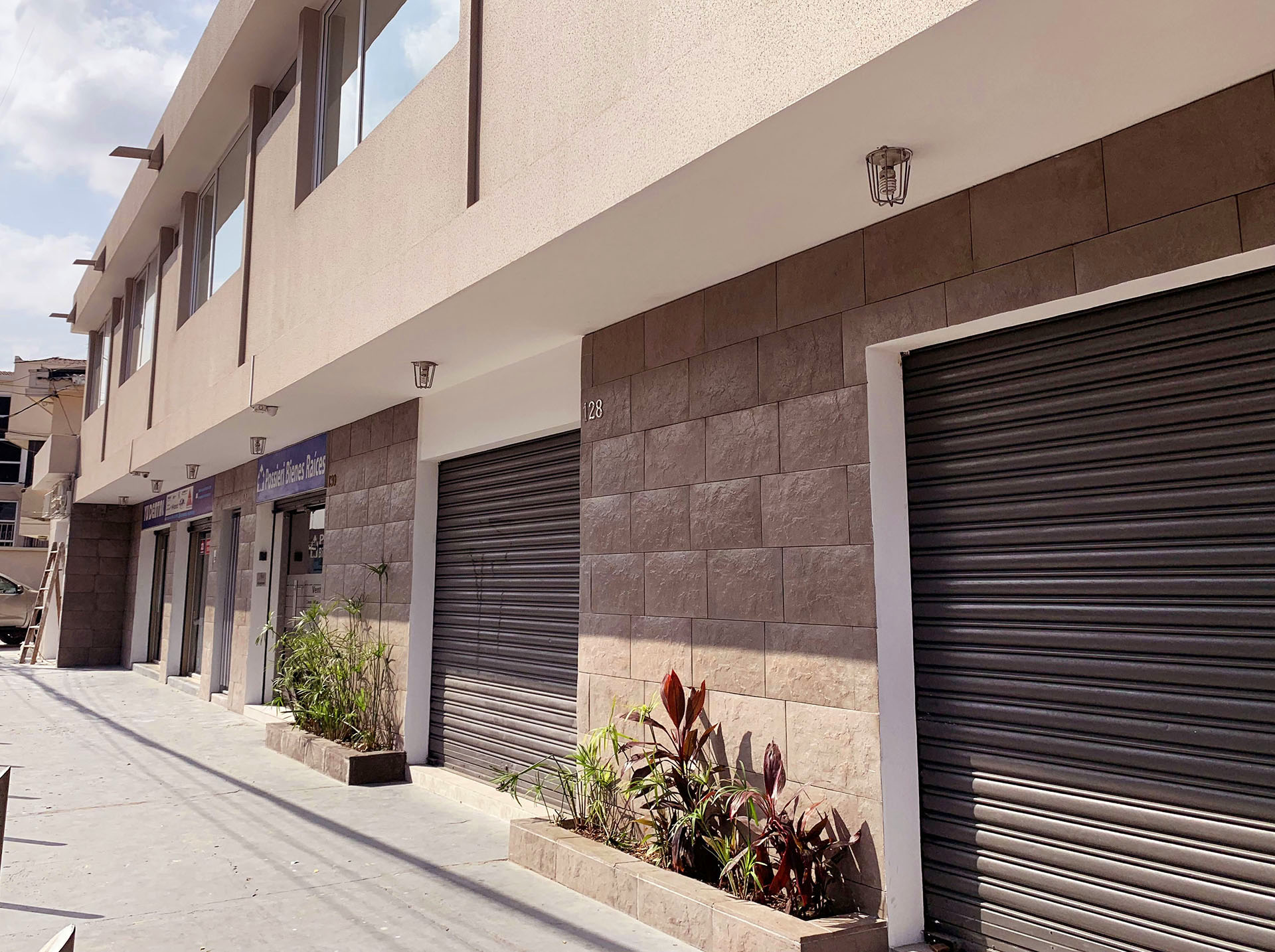 Alquiler Oficina KENNEDY NUEVA, Guayaquil: Moderna en Avenida San Jorge